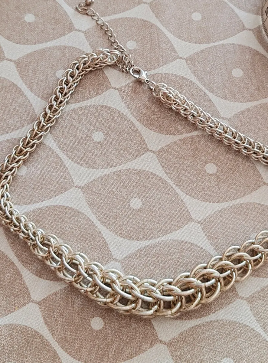 Retro silvertone necklace - Image 3