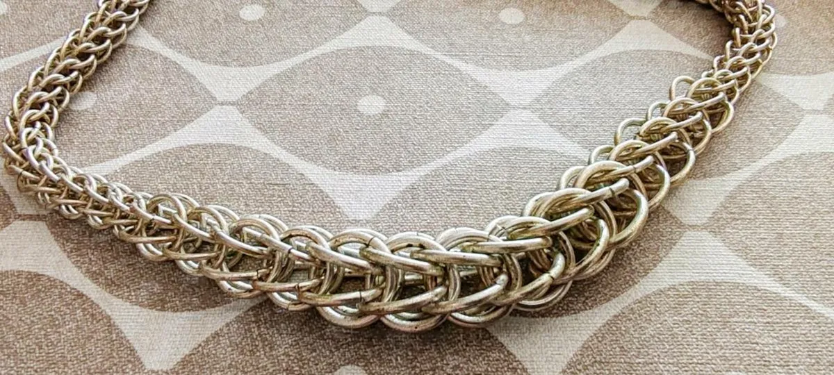 Retro silvertone necklace - Image 4