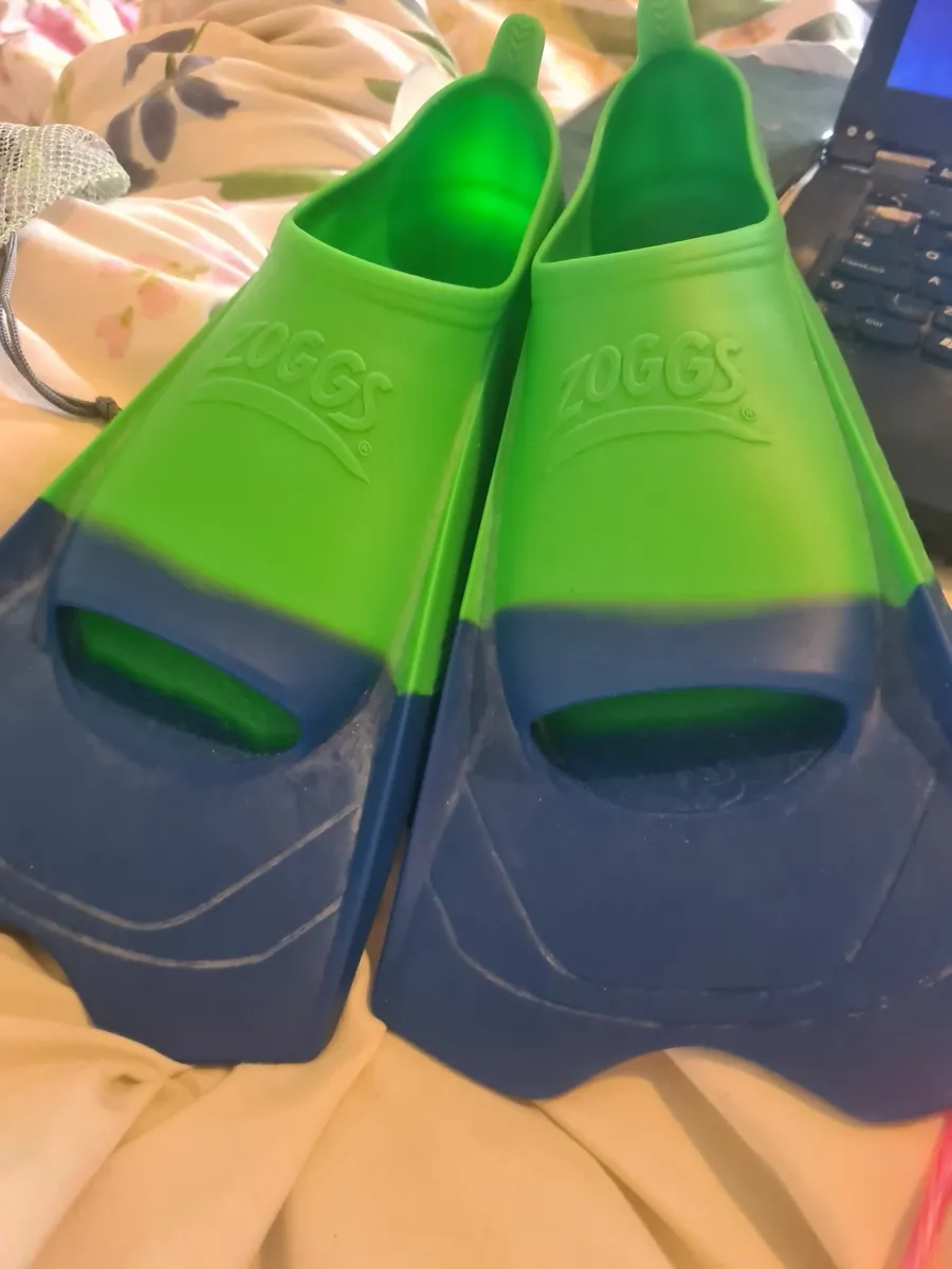 Zogs Swimming fins 6 to 7 UK - Image 1