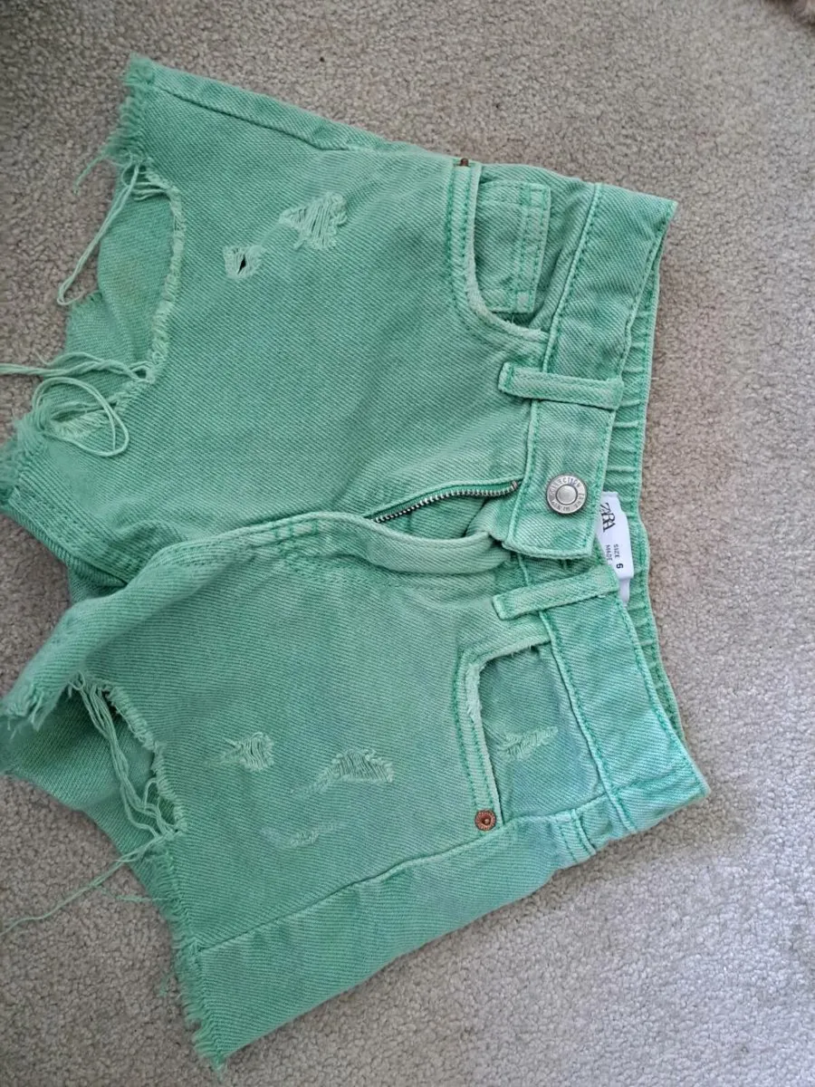Zara girls shorts 5-6 - Image 1