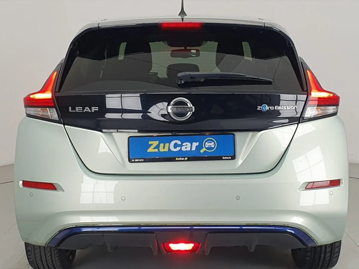 Nissan Leaf  105 Leaf SV Premium 40 kWh - Image 4