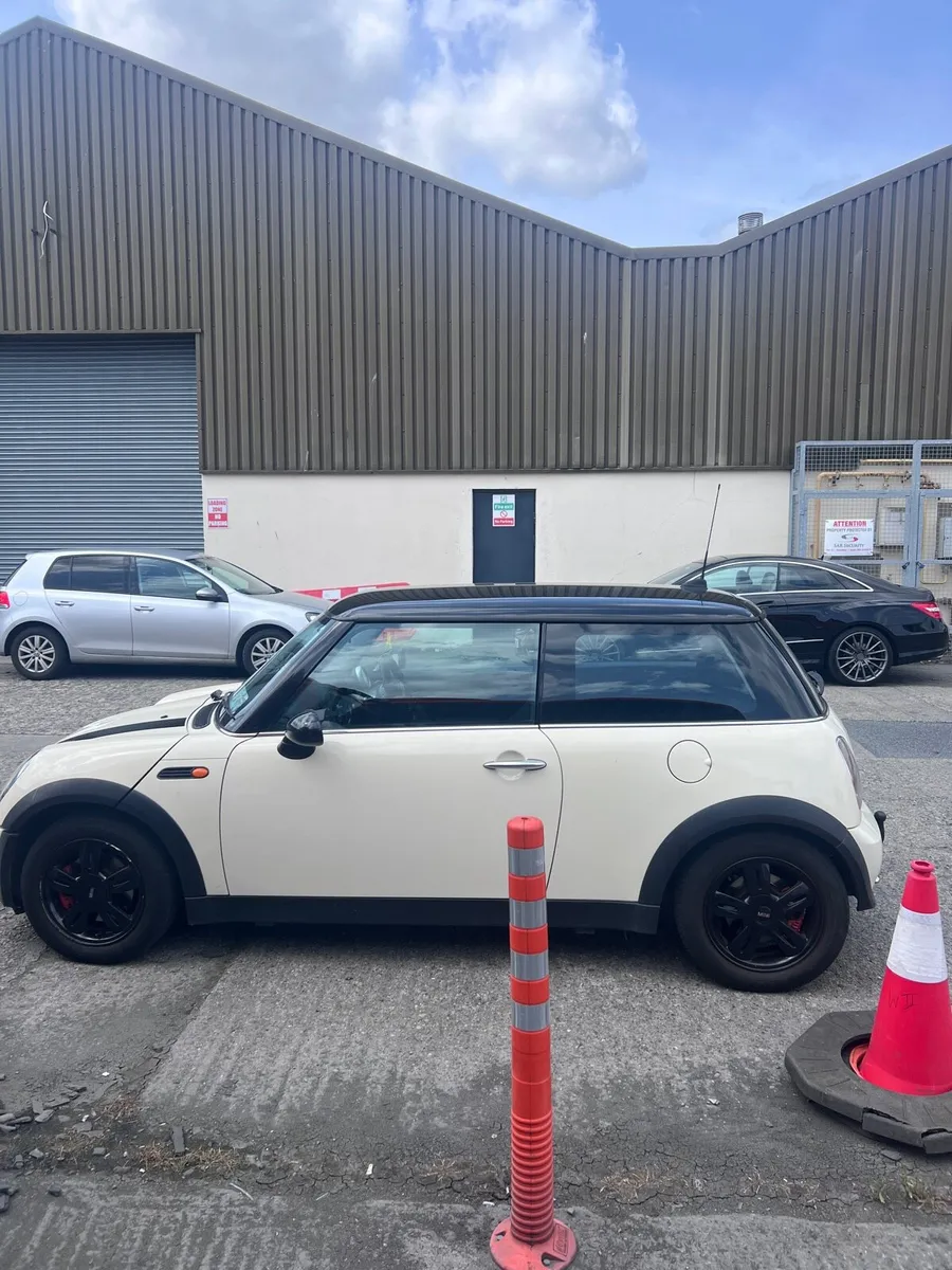 Mini Cooper 1.6L Petrol 2006 Manual - Image 3