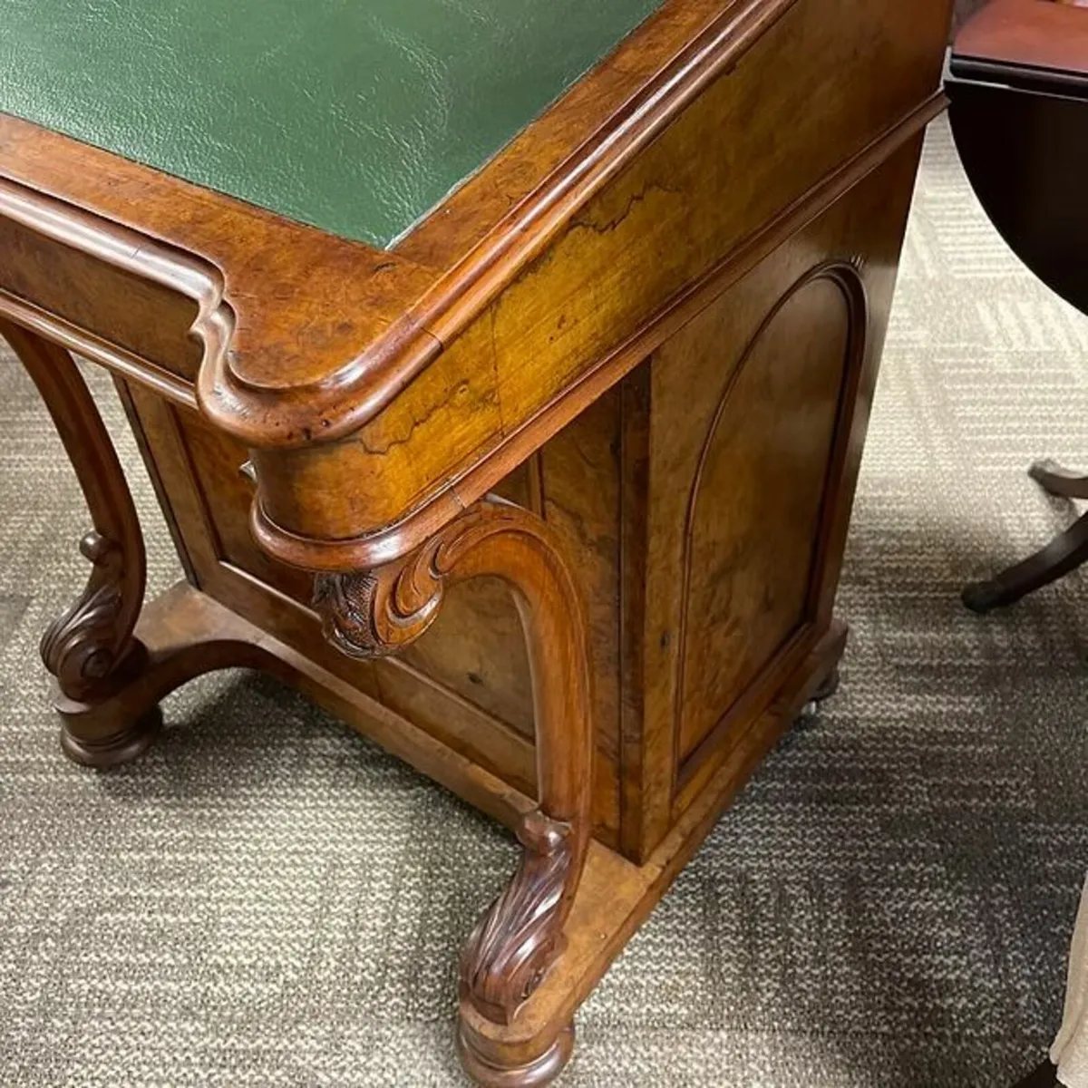 Beautiful antique walnut davenport, with a new gre - Image 2