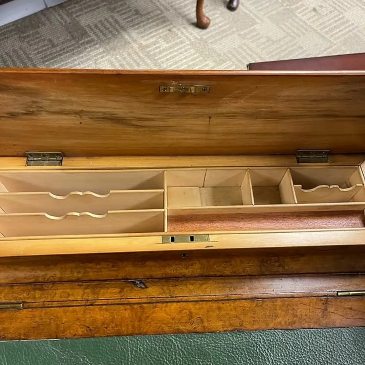 Beautiful antique walnut davenport, with a new gre - Image 4