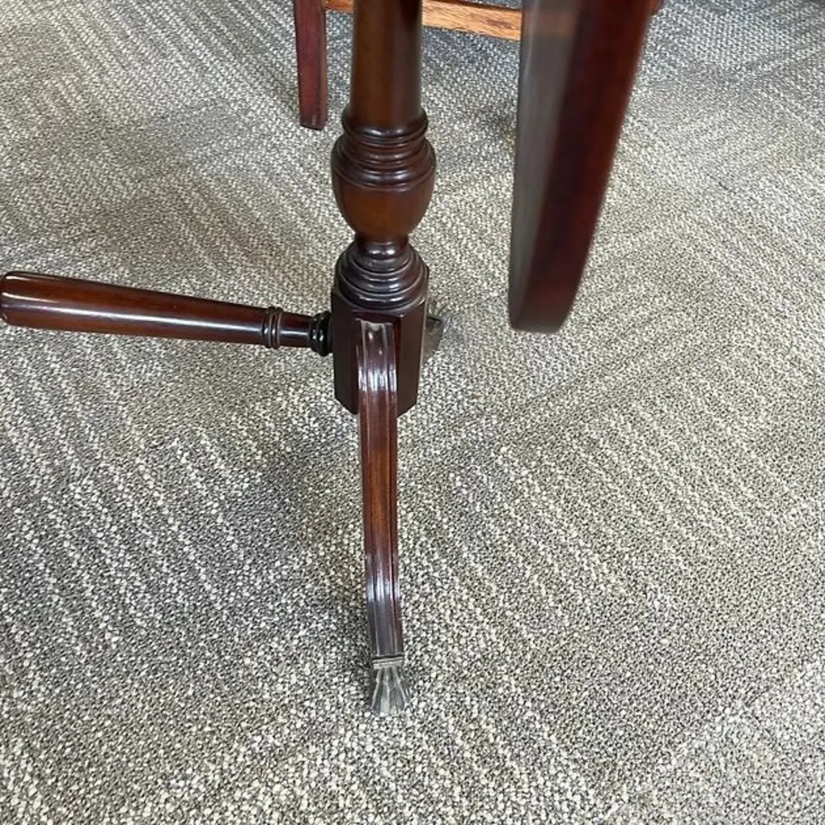 Beautiful mahogany drop leaf console writing table - Image 2