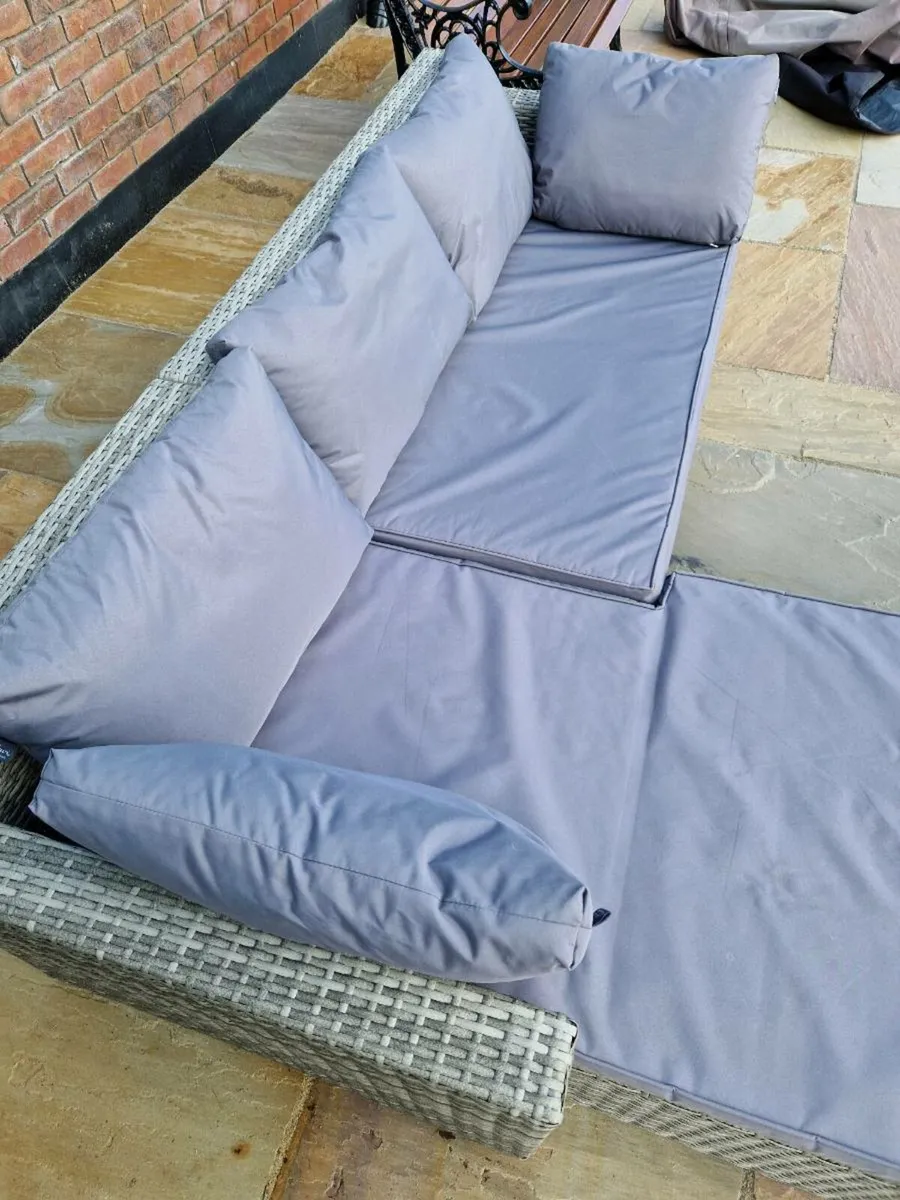 Garden furniture - Image 2