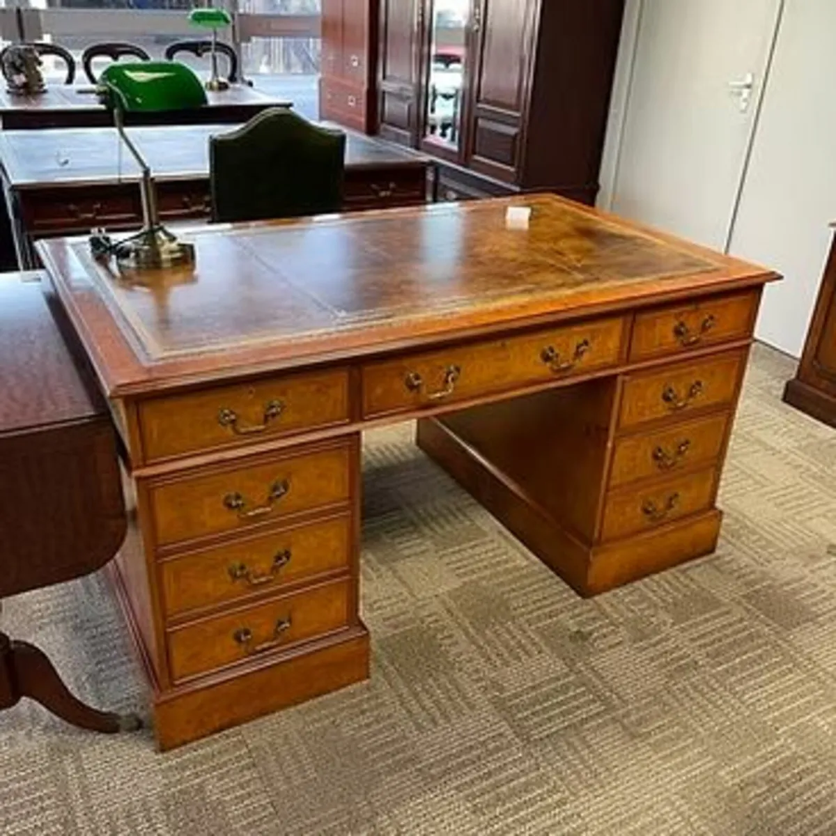Beautiful walnut twin pedestal writing desk - Image 1