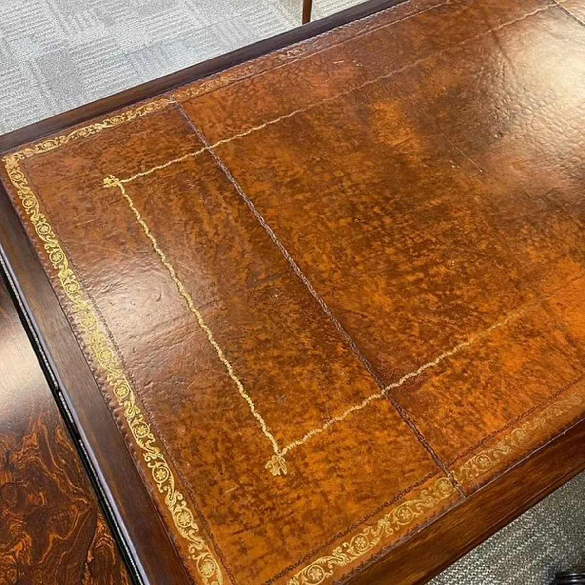 Beautiful mahogany twin pedestal writing desk. Bro - Image 2