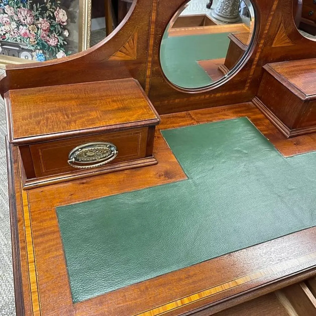 Beautiful Edwardian mahogany ladies' writing table - Image 3