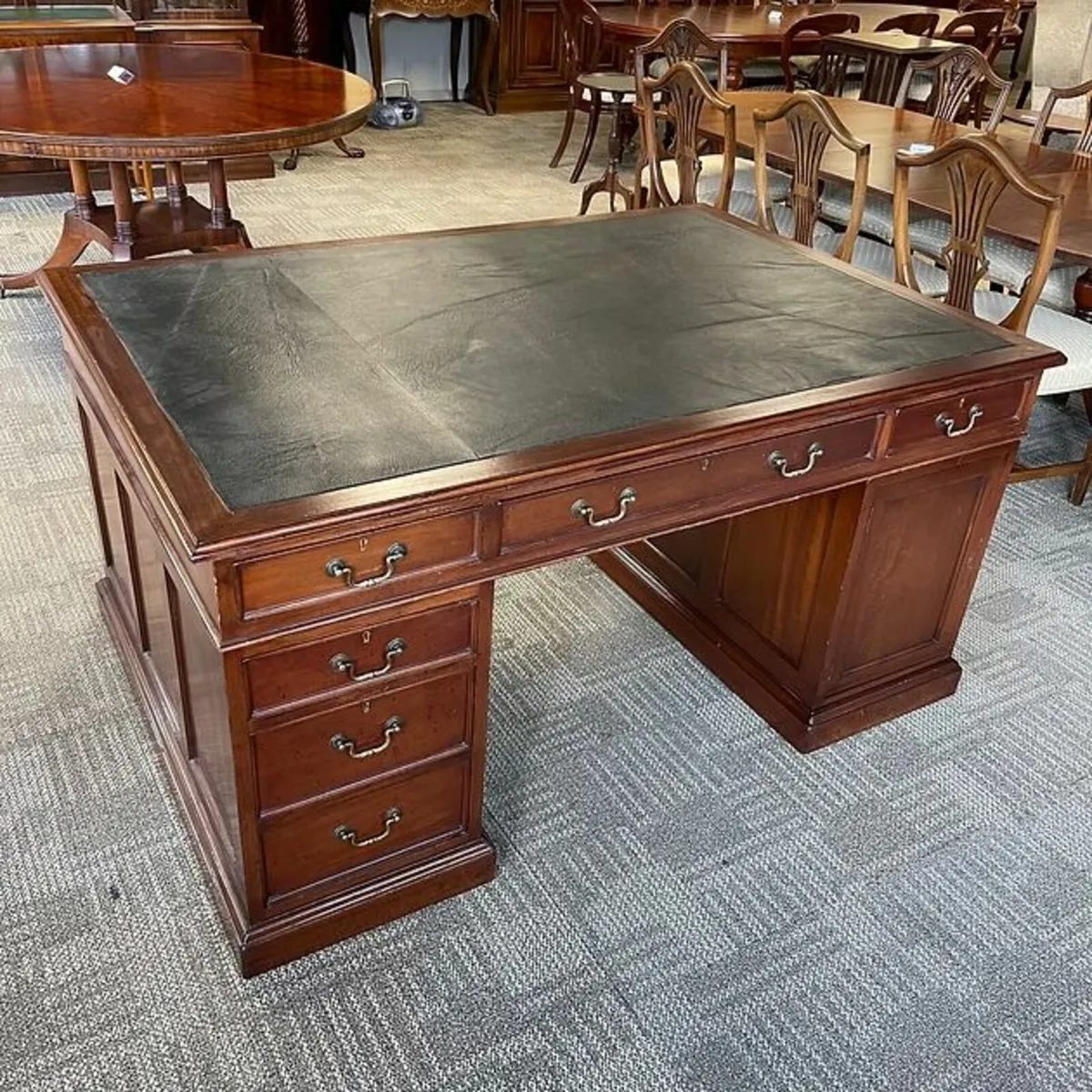 Beautiful mahogany twin pedestal partners writing - Image 1