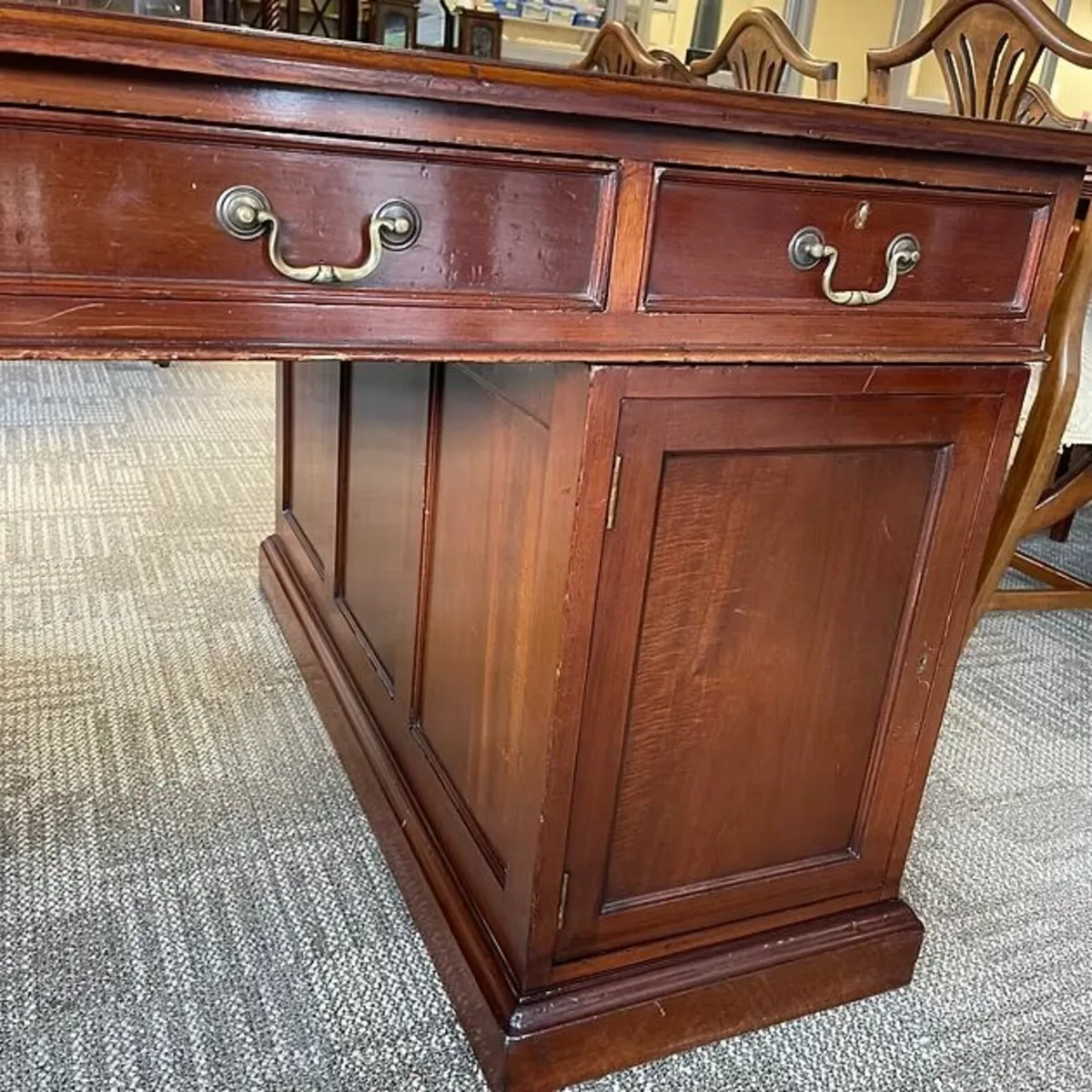 Beautiful mahogany twin pedestal partners writing - Image 3