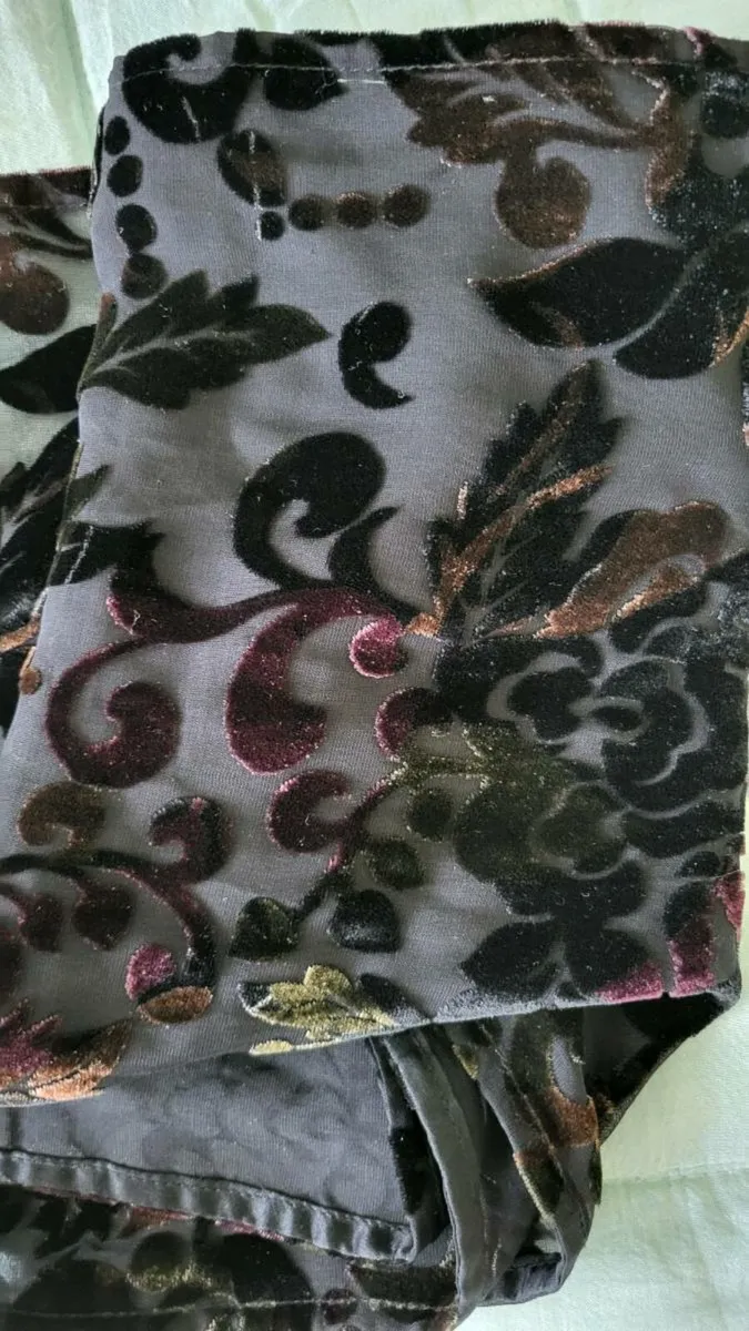 Fabulous Velvet Devore Scarf. - Image 2