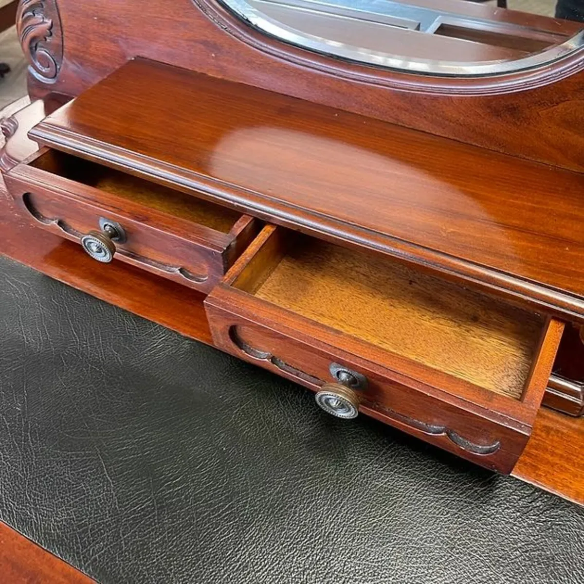 Edwardian mahogany writing table with arch top & k - Image 3