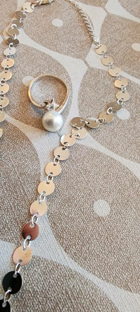 Silvertone necklace and pearl ring - Image 2