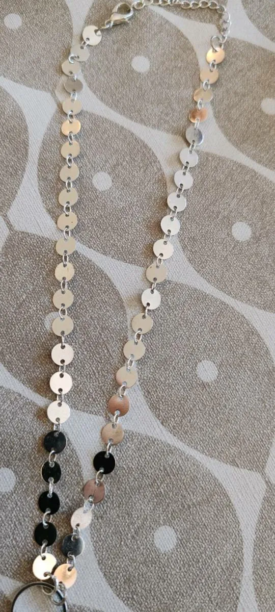 Silvertone necklace and pearl ring - Image 4