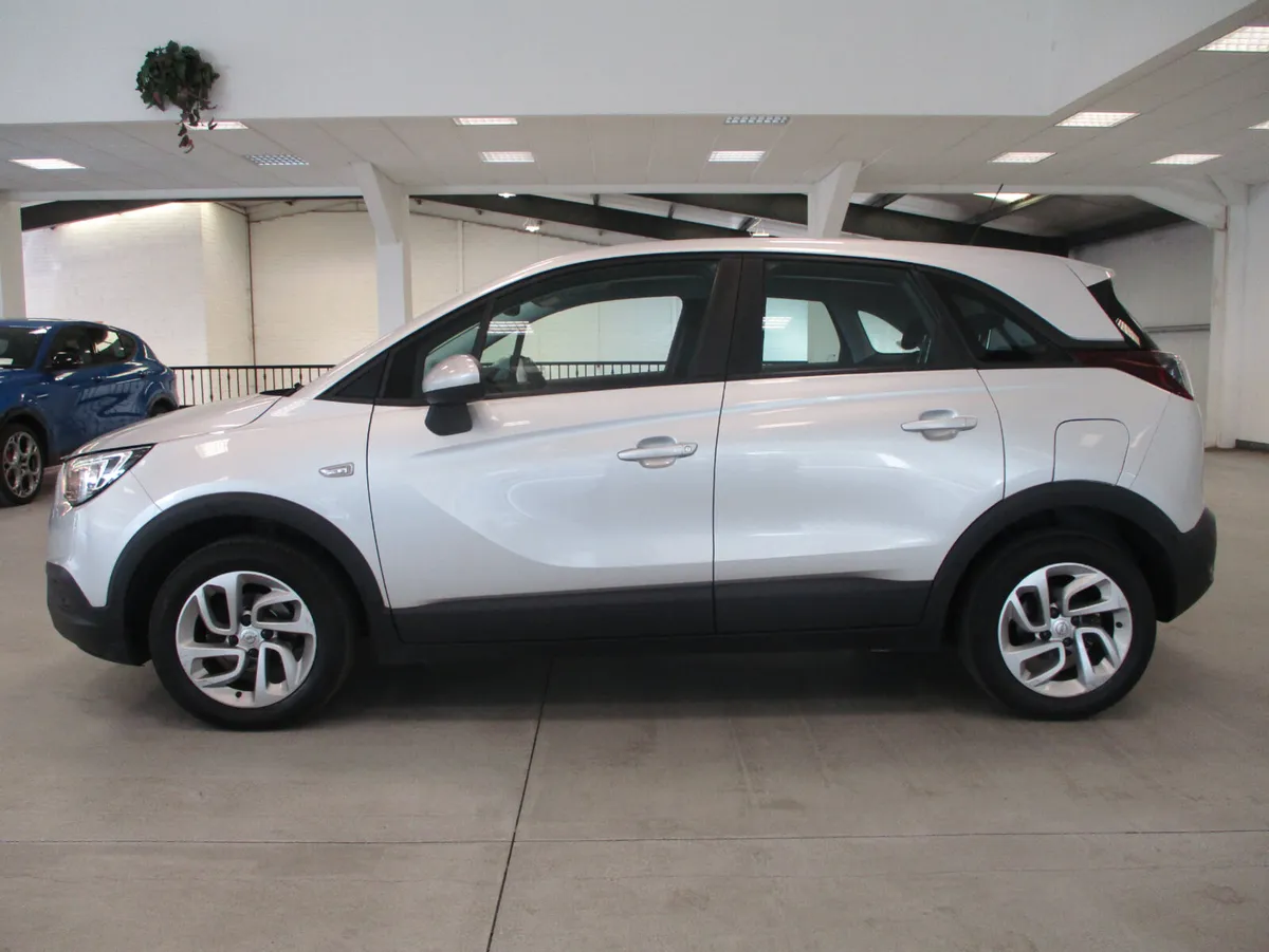 Opel Crossland X 2017 SC 1.6 DSL-ONE OWNER - Image 1