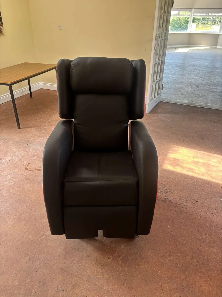 Recliner Chair- medical - Image 4