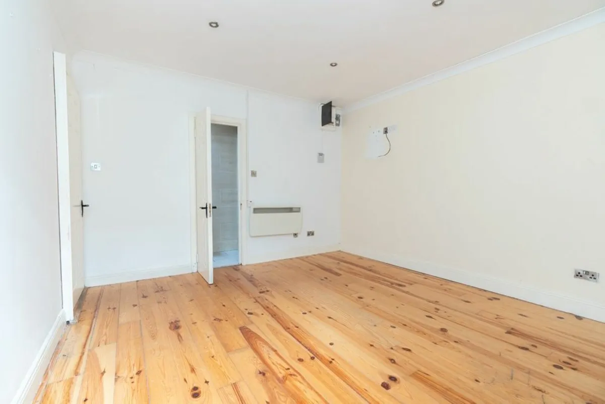 Solid Wood Flooring Pine 100m - Image 1