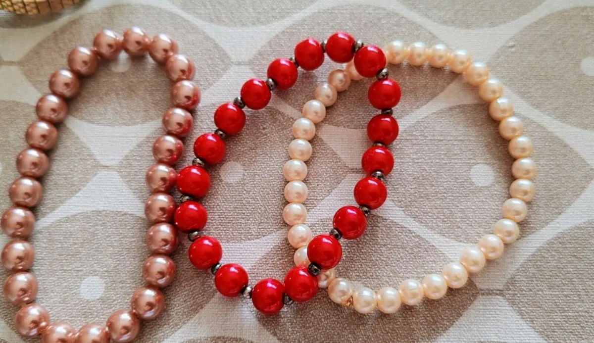 3 beaded bracelets - Image 1