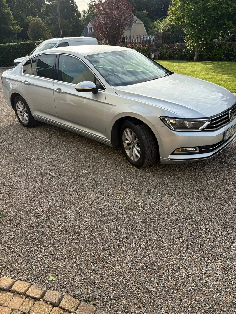 Volkswagen Passat - Image 2