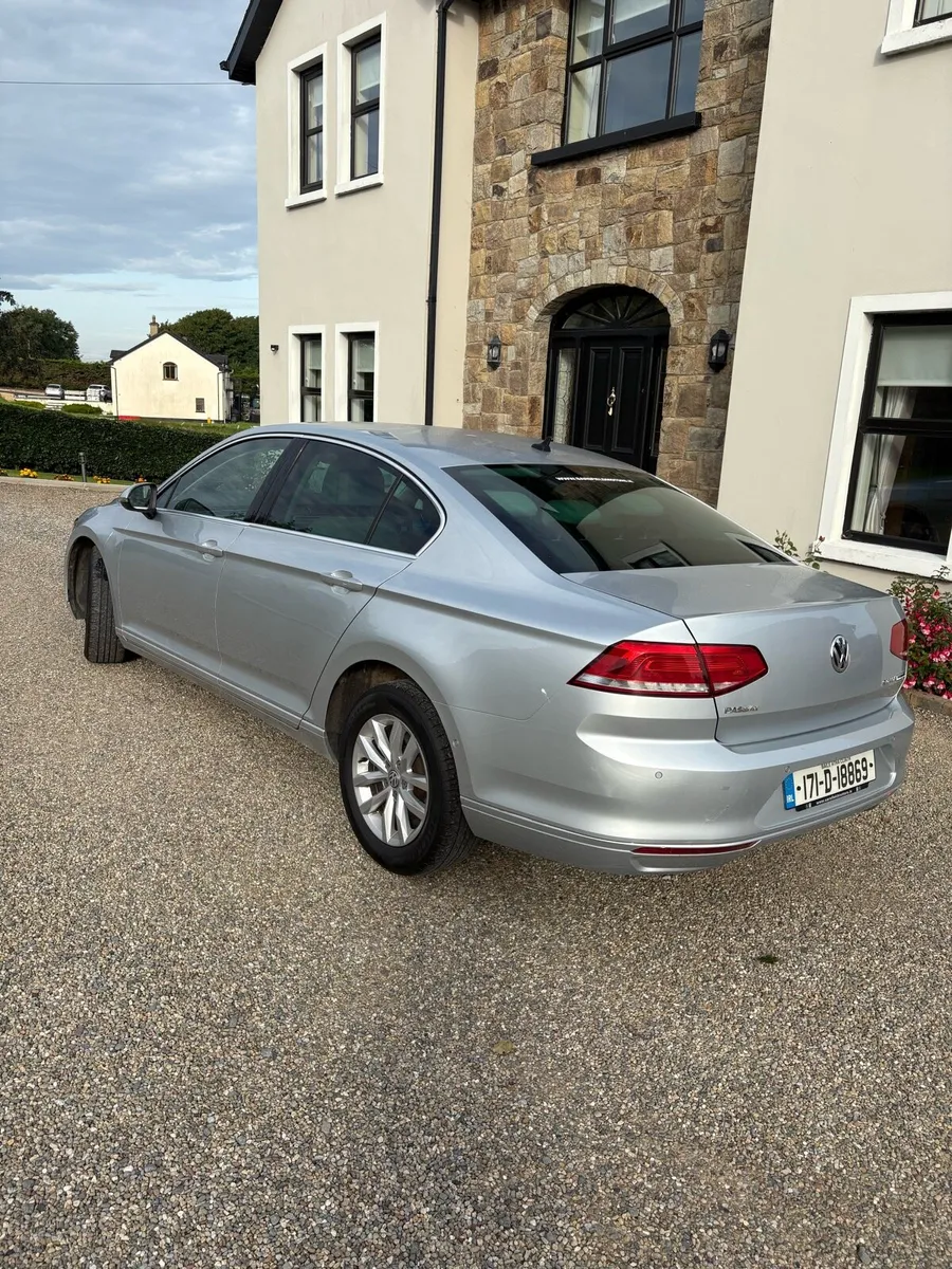 Volkswagen Passat - Image 3