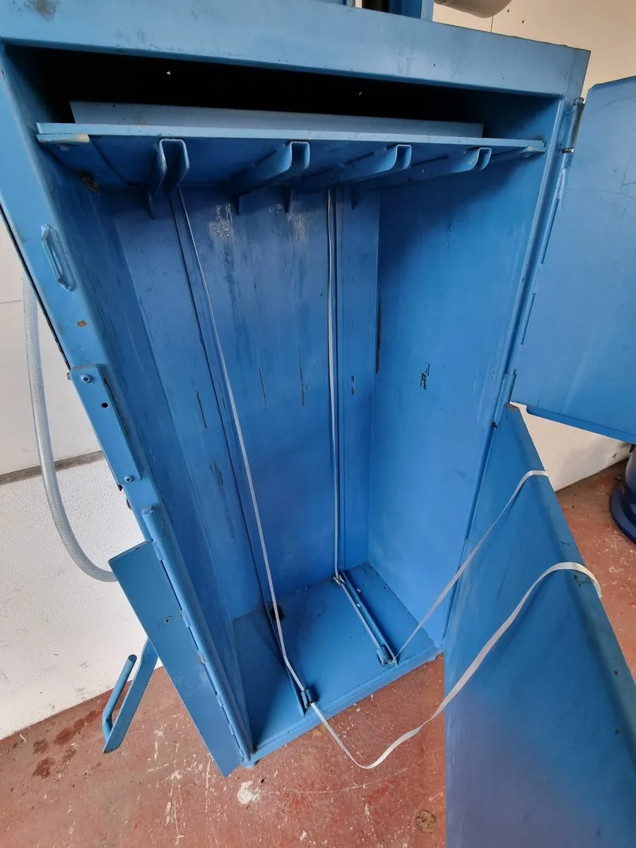 cardboard compactor - Image 1