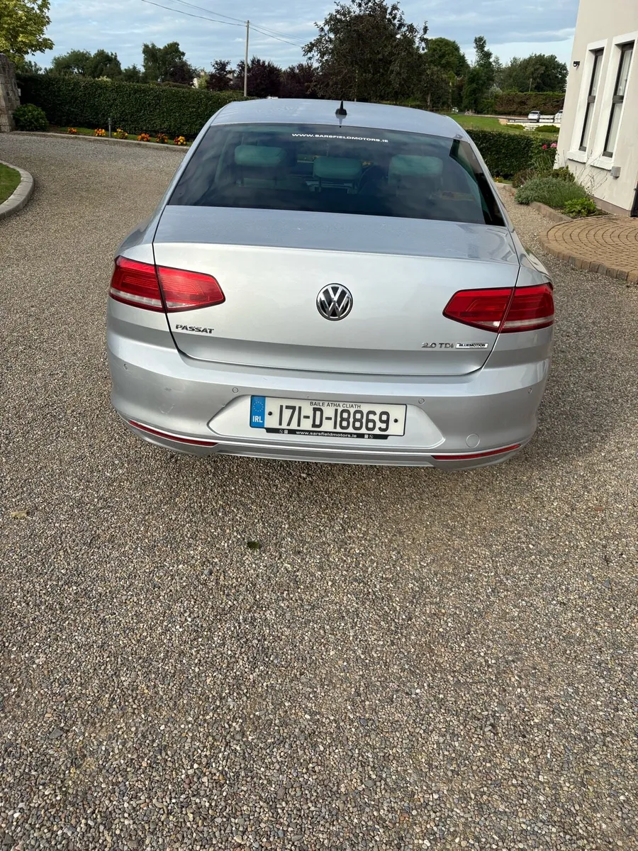 Volkswagen Passat - Image 4