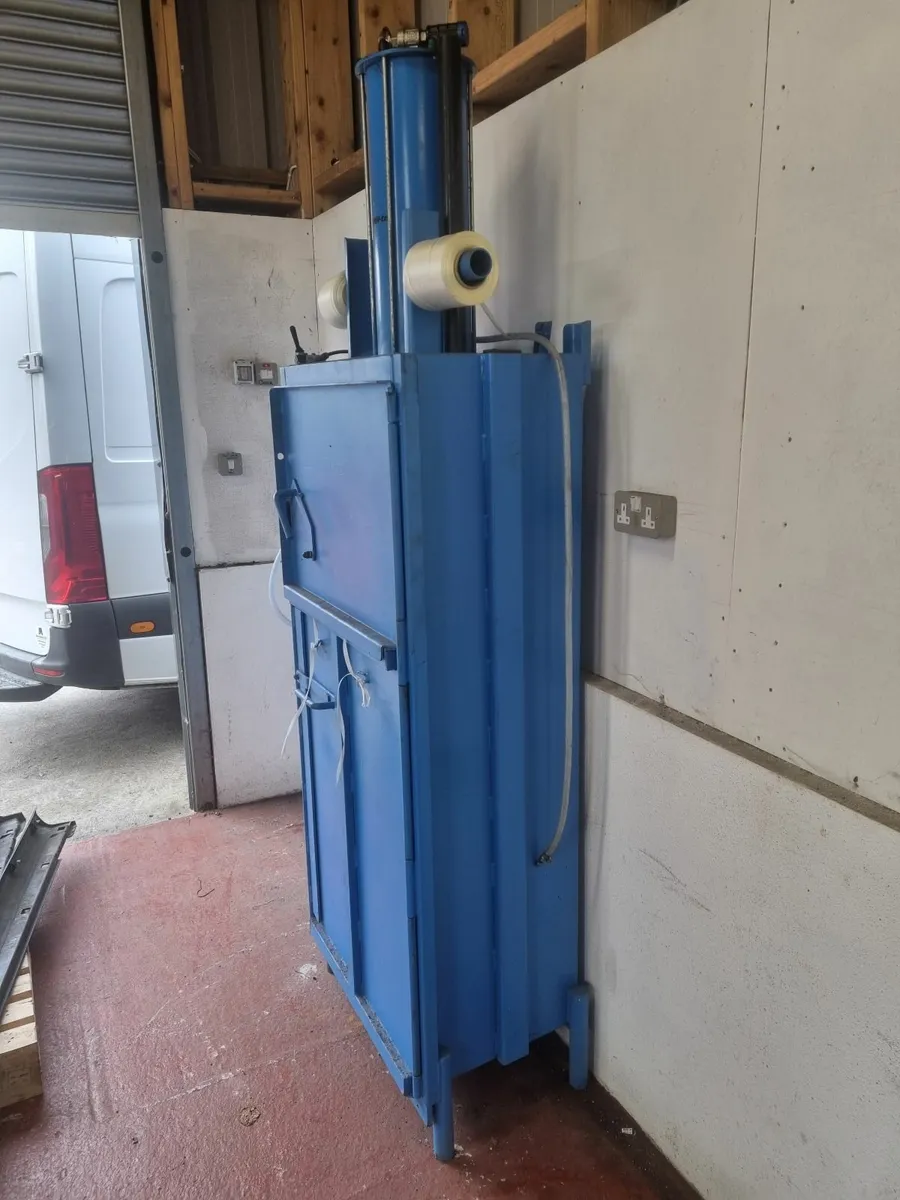 cardboard compactor - Image 4