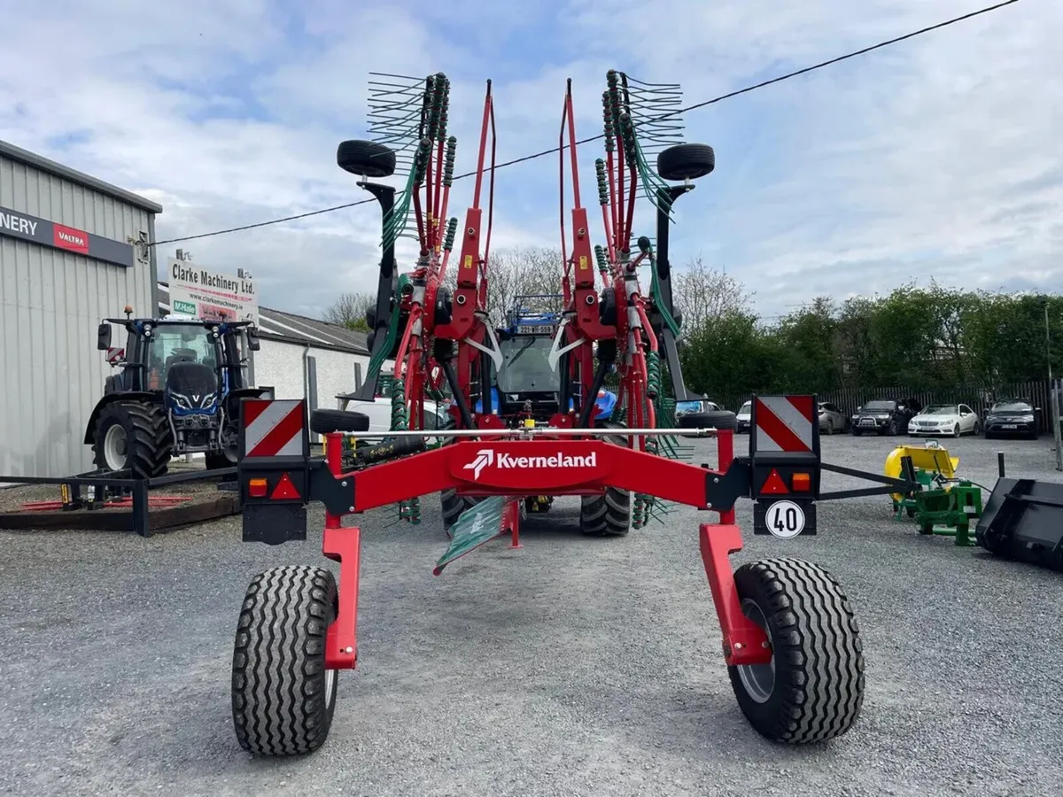 Kverneland 9580C Twin Rotor Rake 0% Finance - Image 1