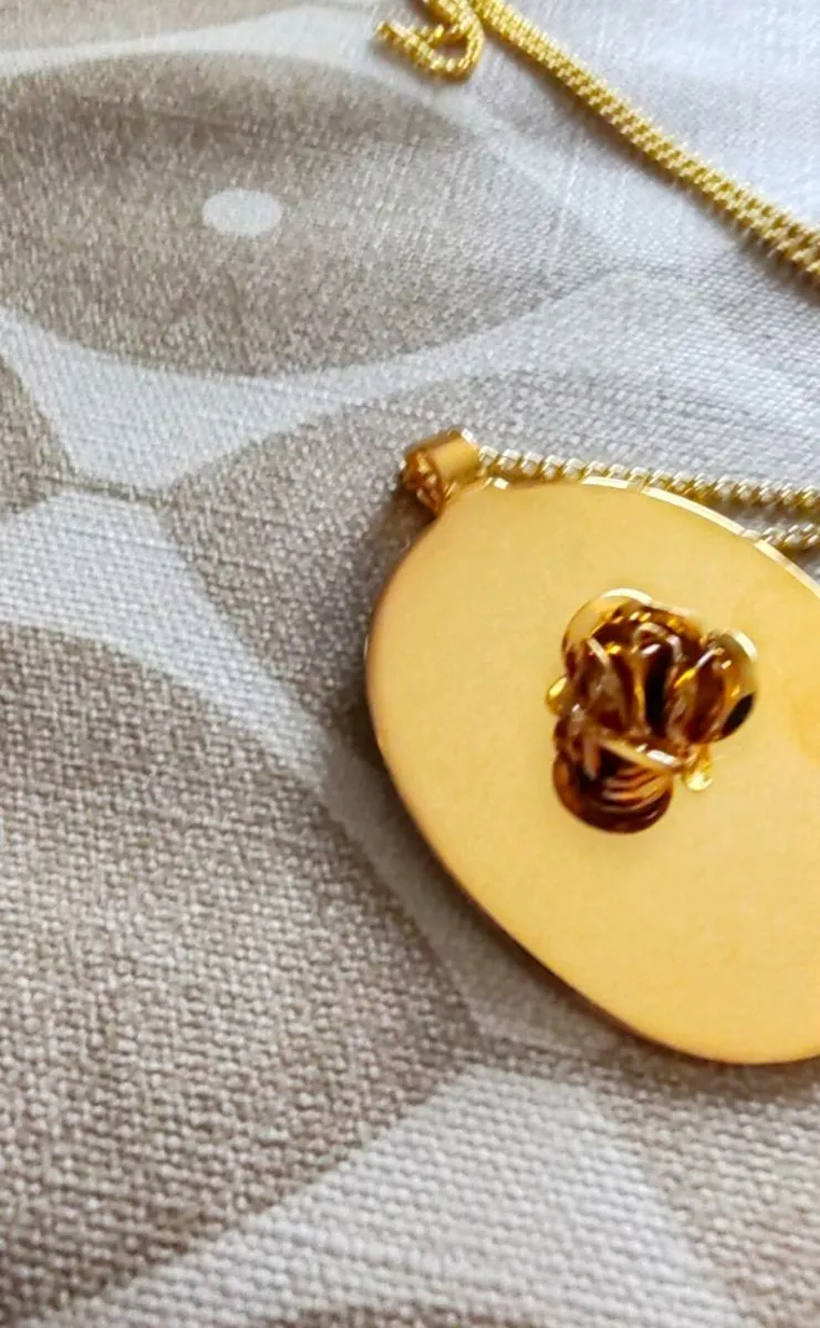 Goldtone pendant - Image 4