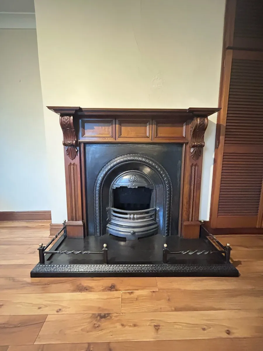 Fireplace and surrounding - Image 2