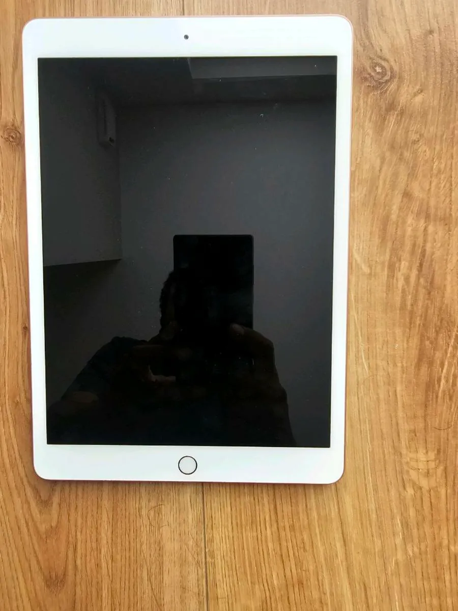 IPad 7th generation, 32 GB, Excellent condition - Image 2