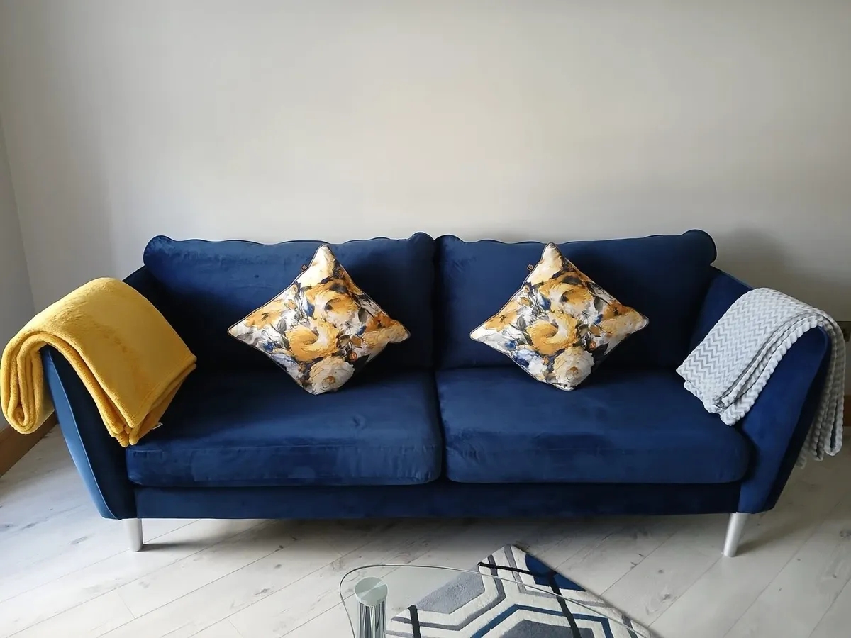 Sofa throws and cushions