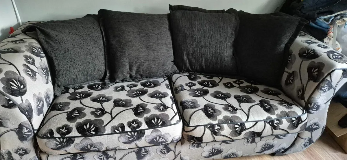 Sofa 2 Piece 3 Seater's - Image 3