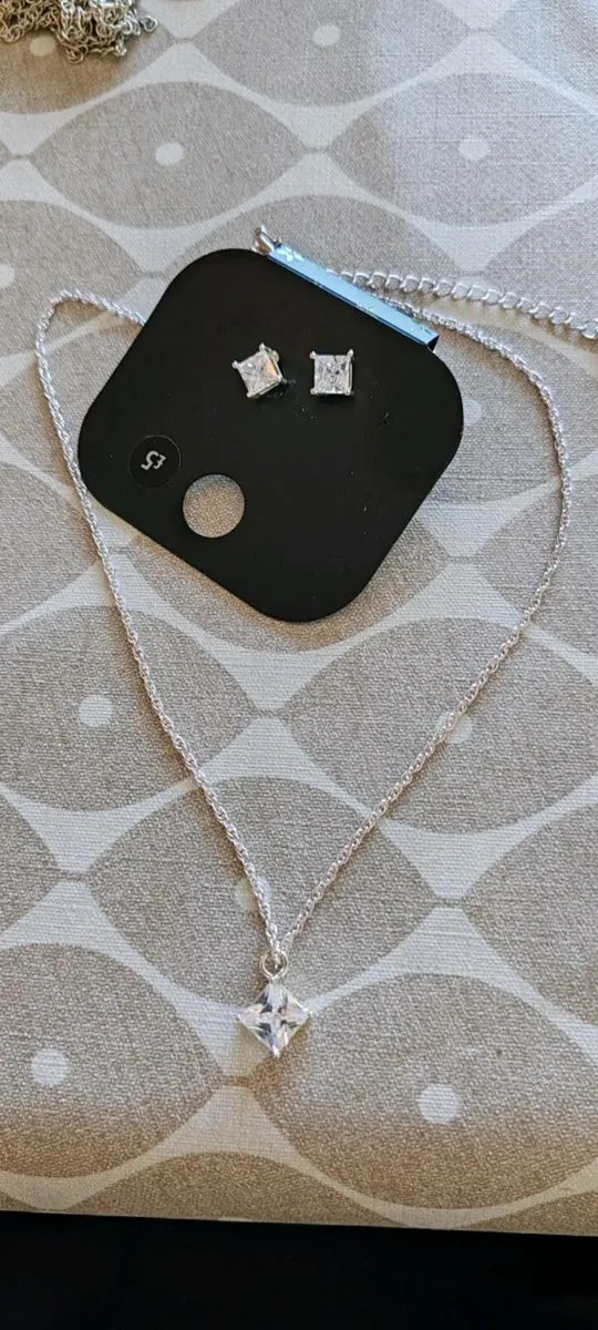 Silvertone pendant and earrings - Image 2