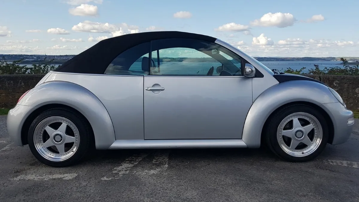 2004 VW New Beetle Convertible - Image 3