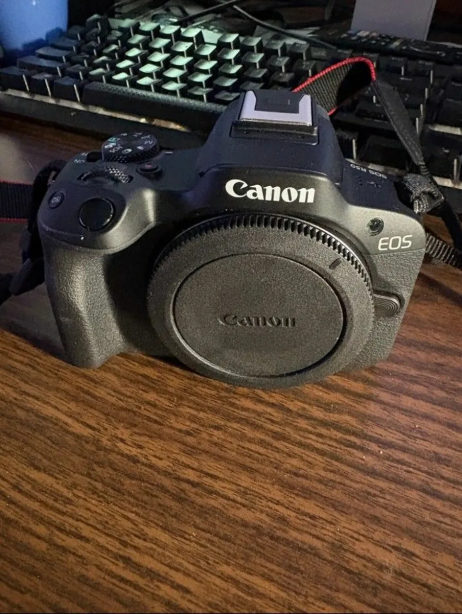 Canon R50 w lens - Image 1