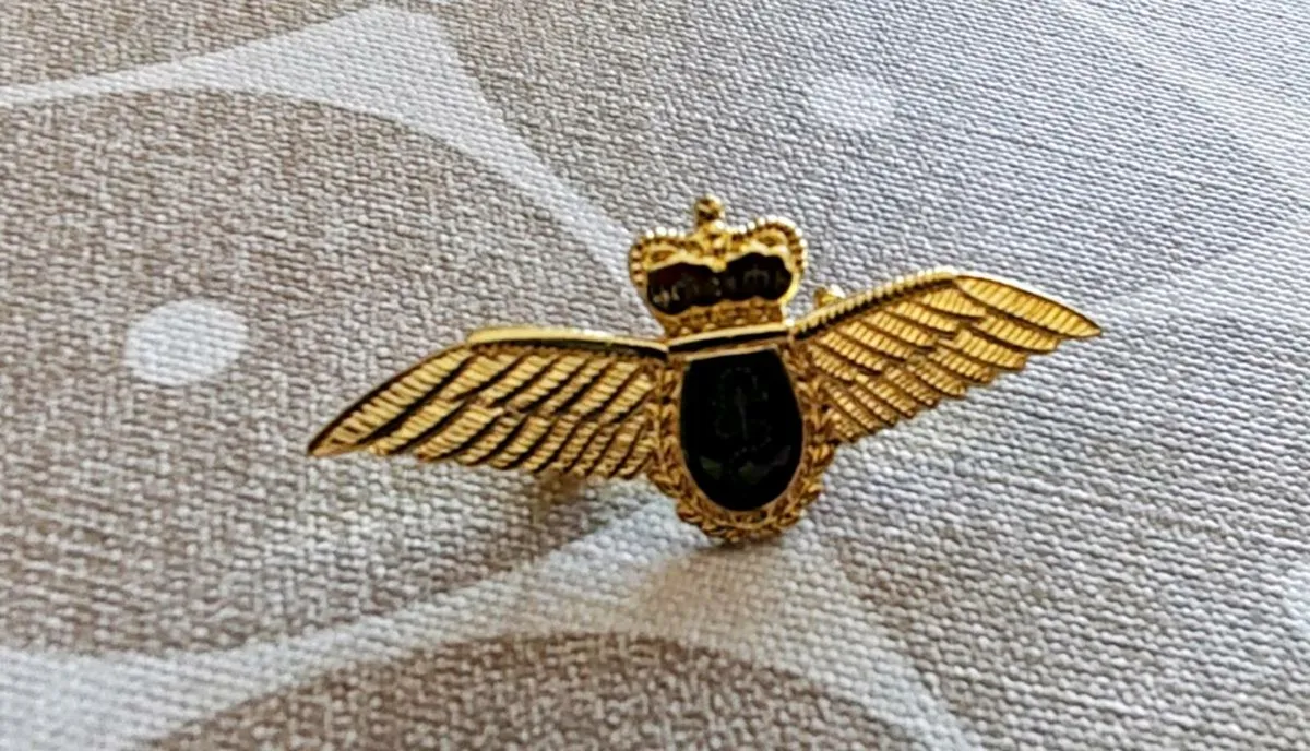 Retro style brooch - Image 2