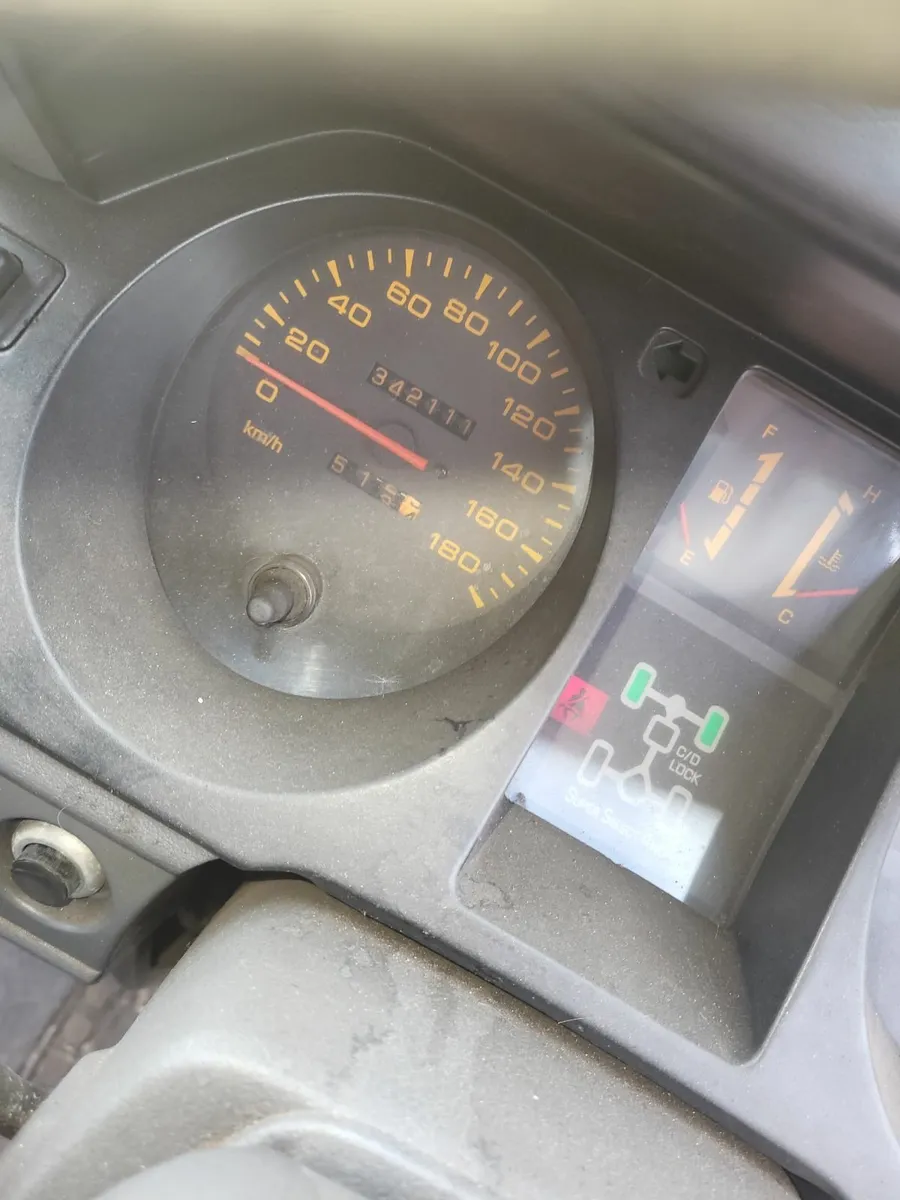 Vintage Pajero 7 seater - Image 2