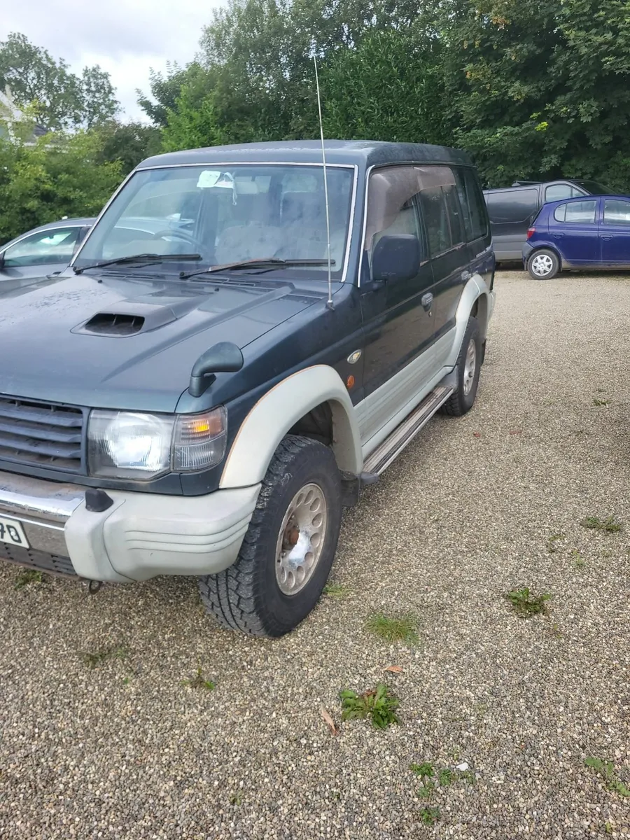 Vintage Pajero 7 seater - Image 1