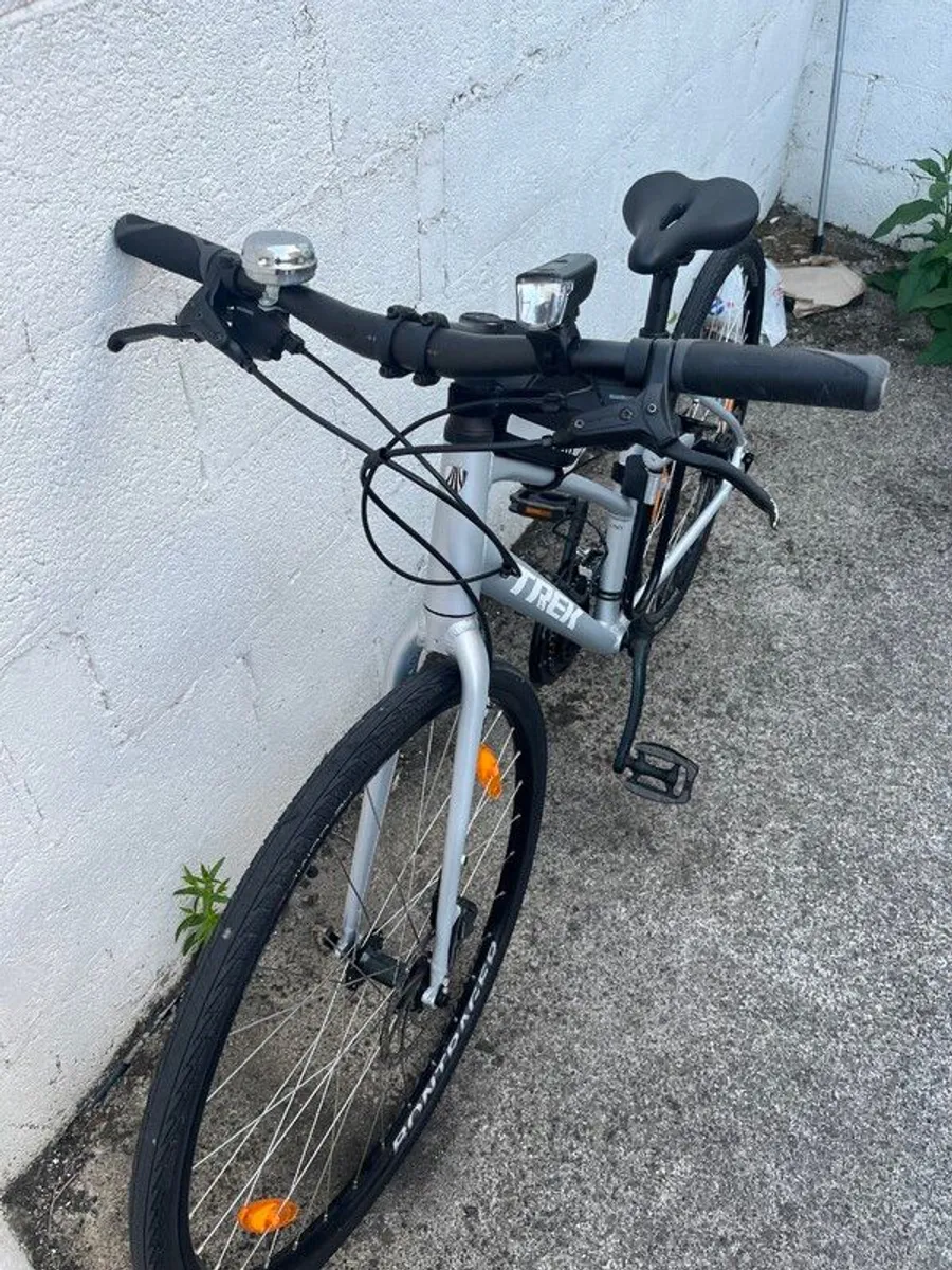 Trek FX 2 Womens 2021 Hybrid Bike Silver - Image 2