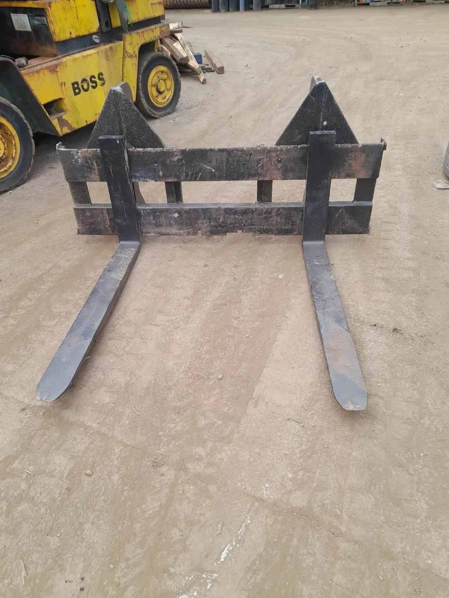 pallet forks - Image 1
