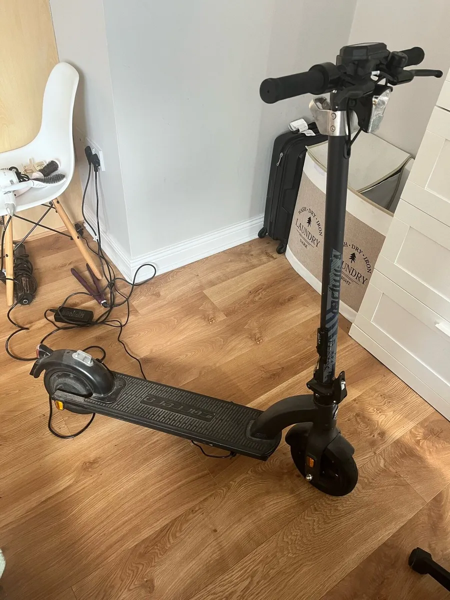 Electric Scooter (Carrera Impel) - Image 3