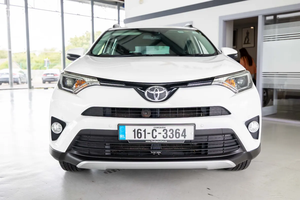 Toyota RAV4 2.0 D-4D LUNA 4DR - Image 2