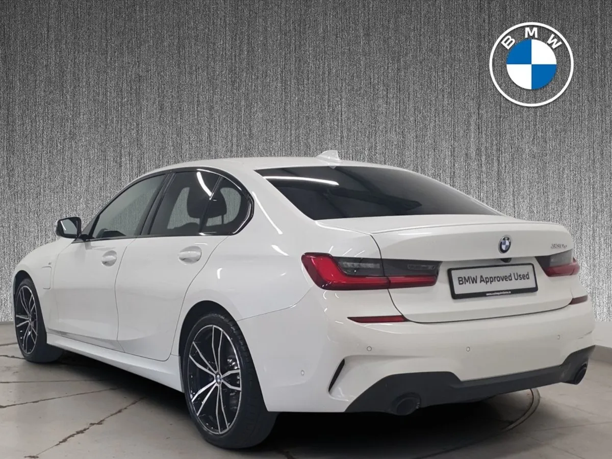 BMW 3 Series 330e M Sport Auto PRO Pack - Image 3