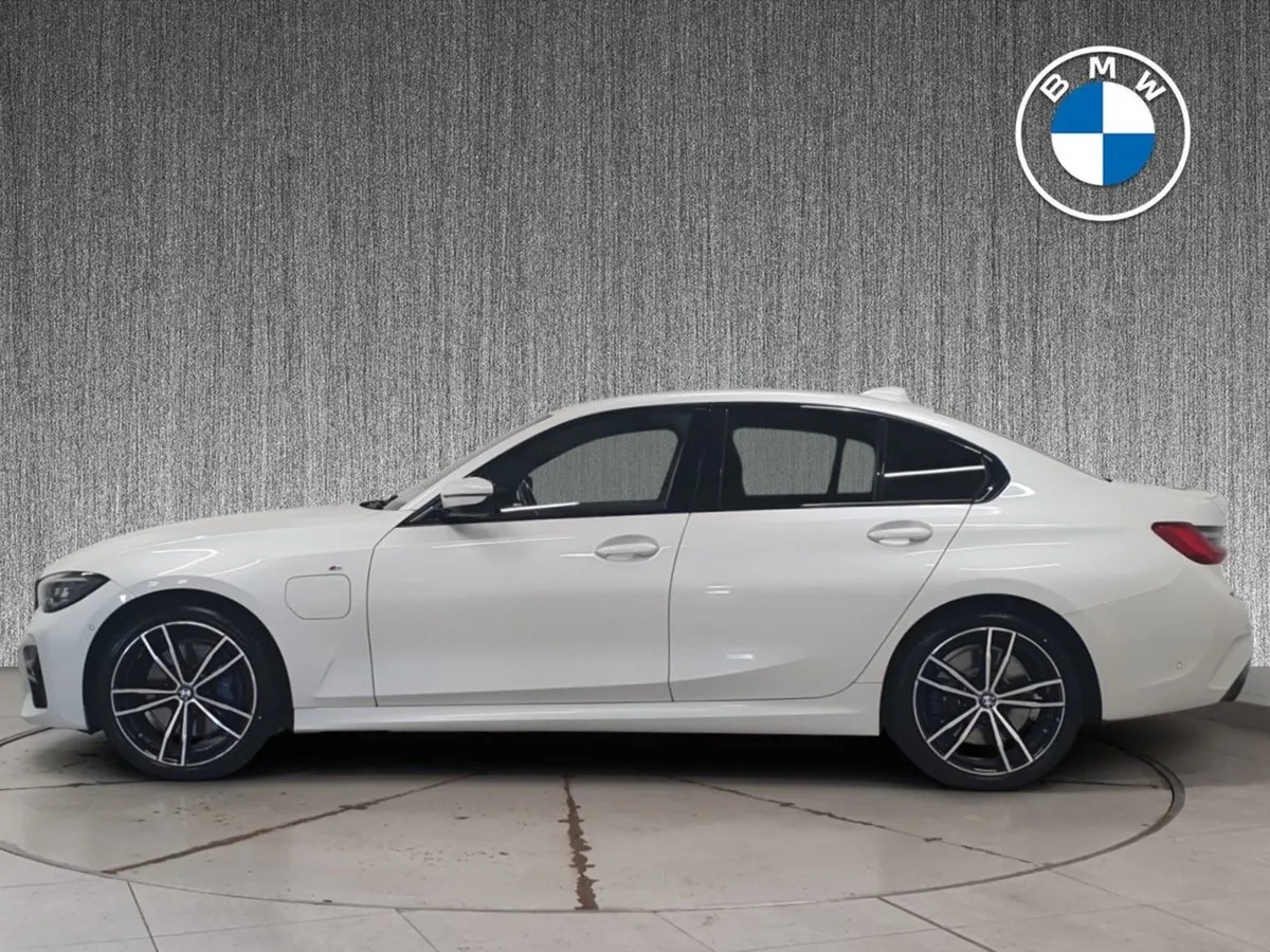 BMW 3 Series 330e M Sport Auto PRO Pack - Image 4