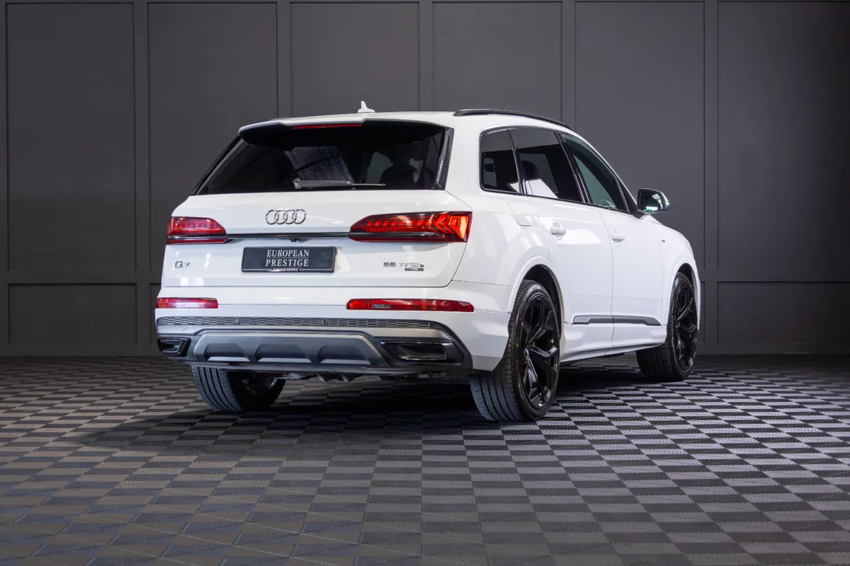 202 Audi Q7 3.0 55 TFSI S-Line E-Quattro - Image 3
