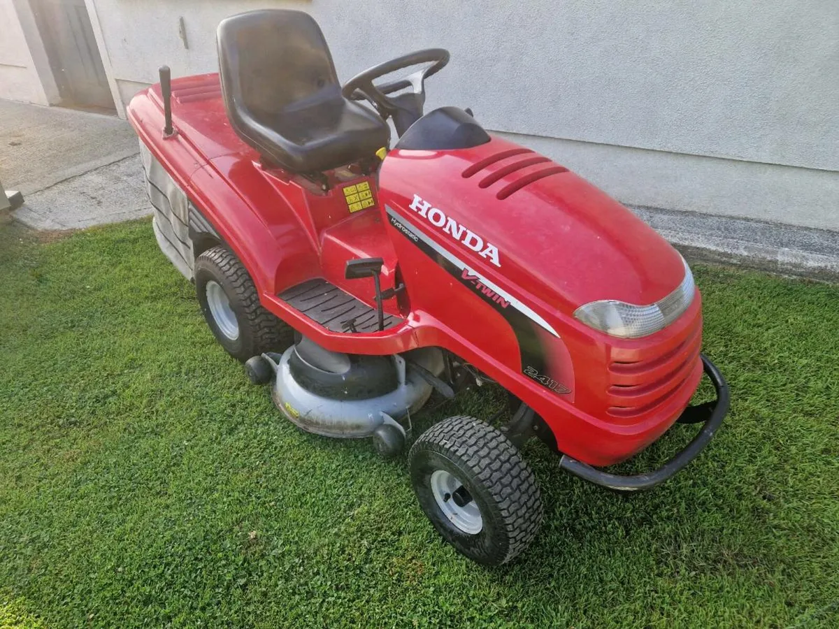 Honda lawnmower for sale - Image 1
