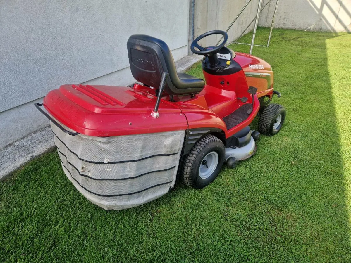 Honda lawnmower for sale - Image 3