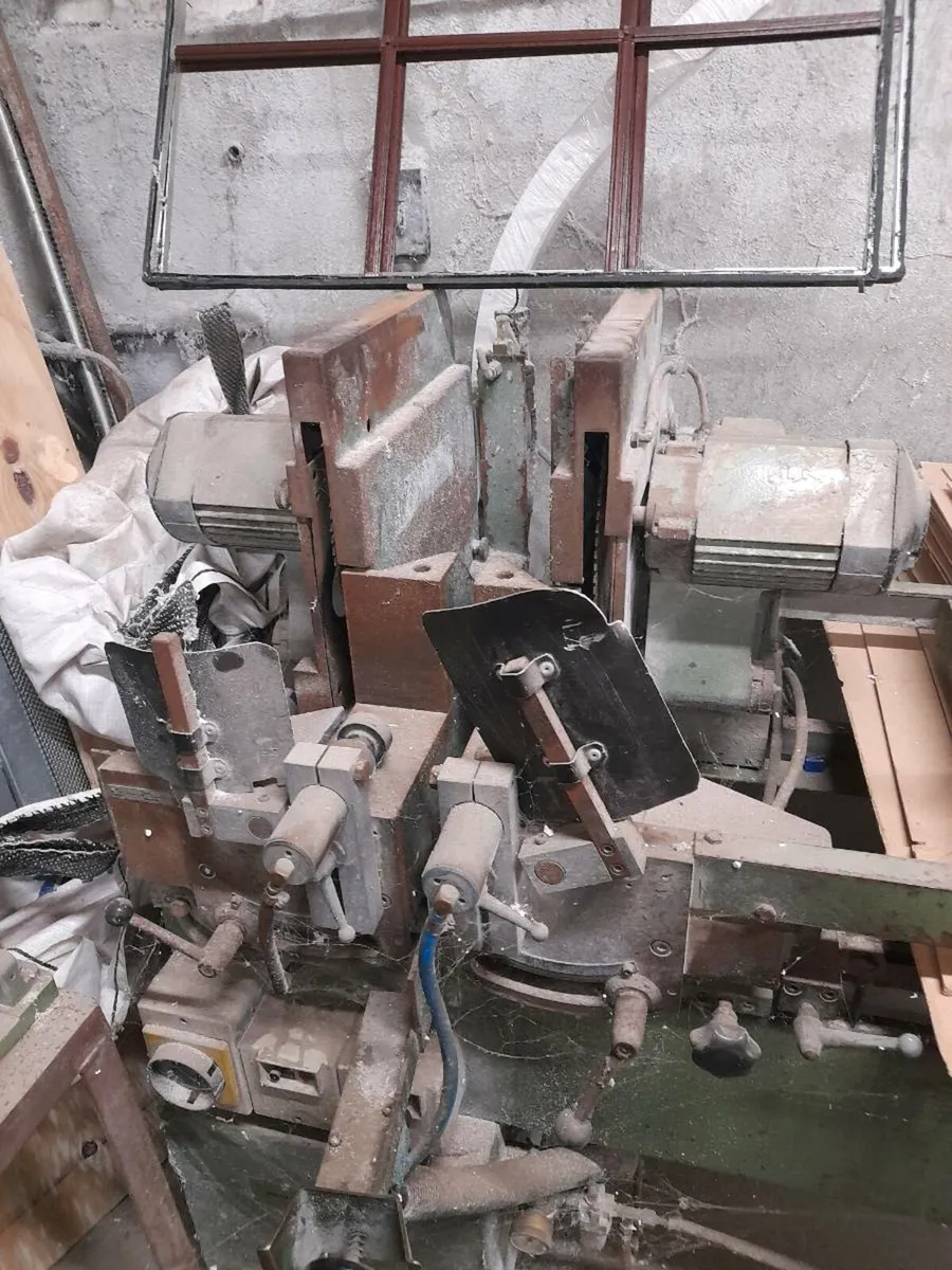 Alu plast double head saw.. - Image 1